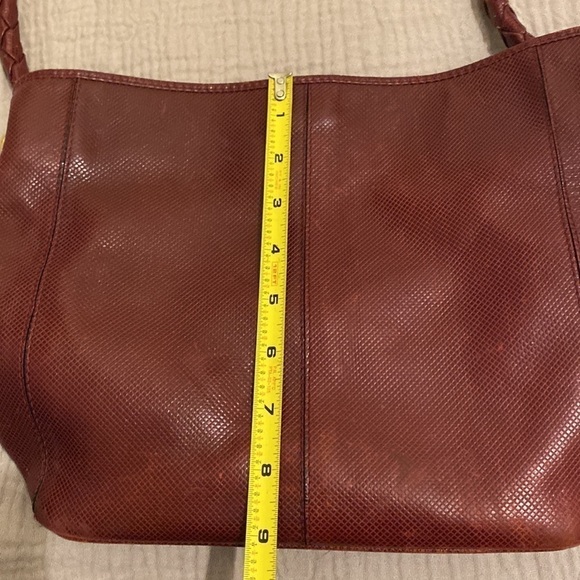 BOTTEGA Veneta leather vintage burgundy shoulder/ crossbody bag . - Picture 15 of 17